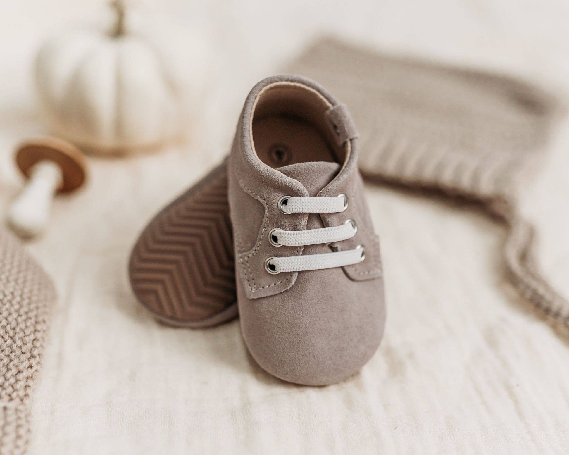 Little Love Bug Company suede Oxford shoes