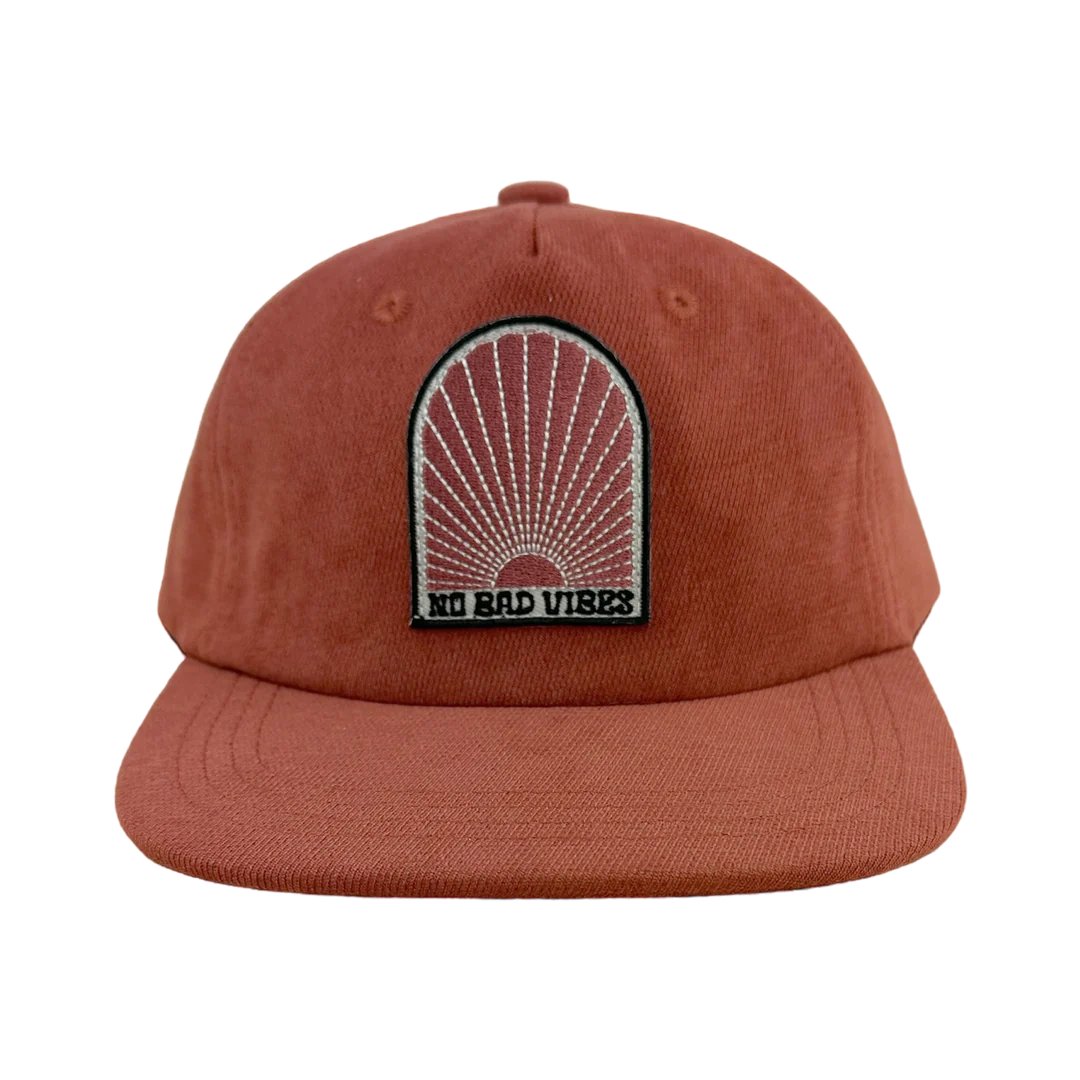 Tiny Whales kids "no bad vibes" hat