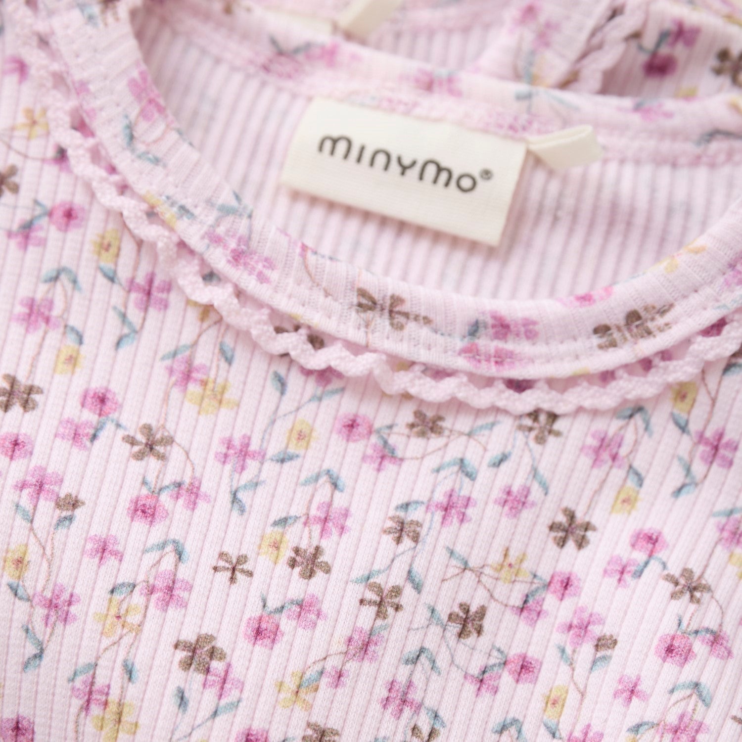 Minymo infant girl floral print long sleeve onesie