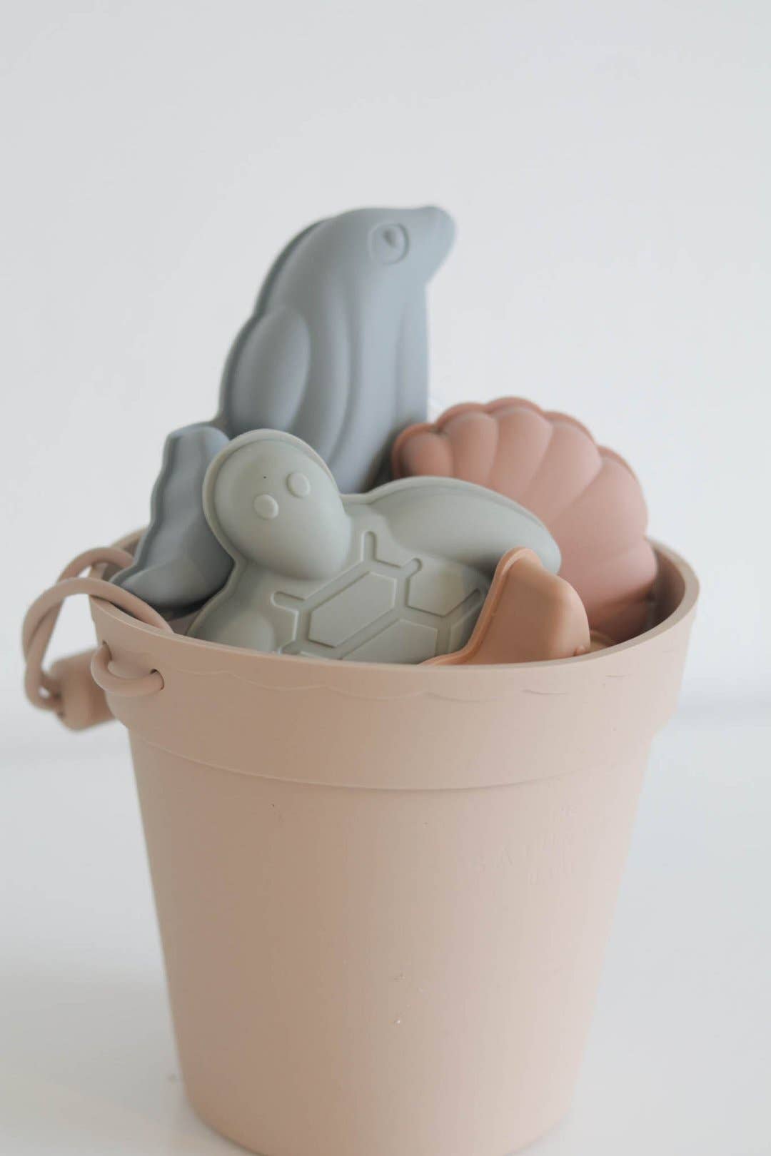 The Saturday Babe beach toy set