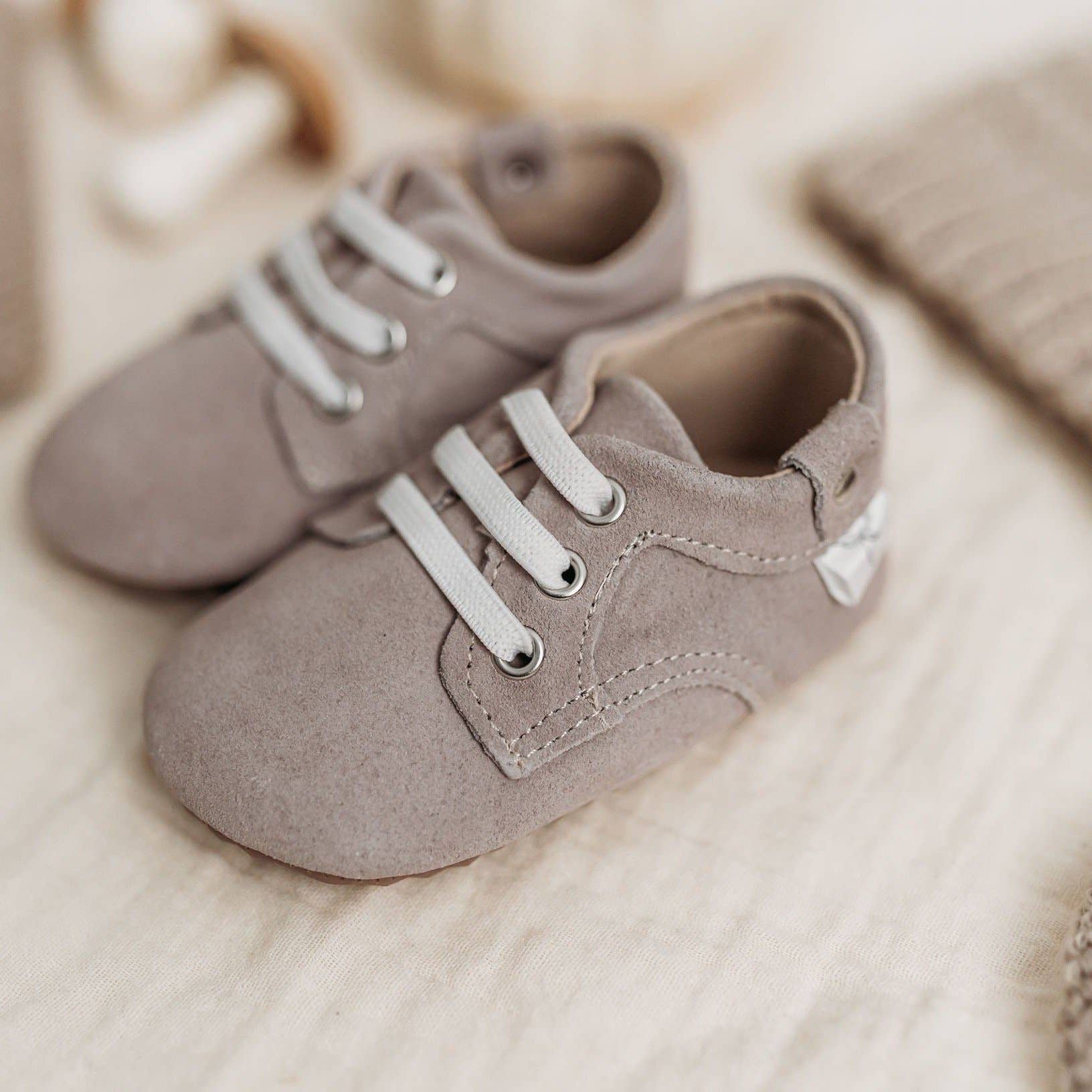 Little Love Bug Company suede Oxford shoes